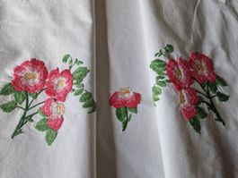 Tischdecke Handarbeit, Wildrose, 123x140cm