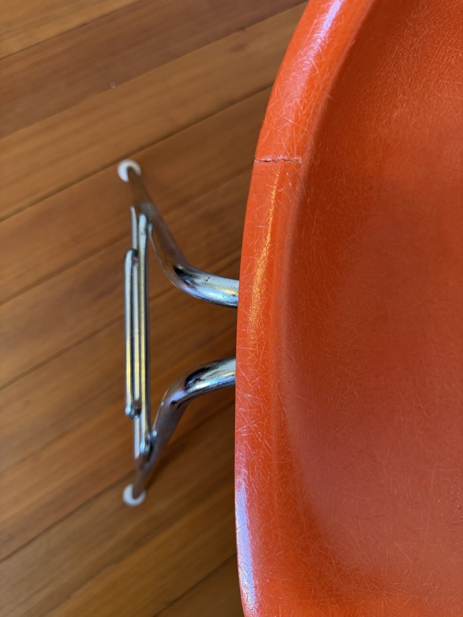 Herman Miller Chaises: Herman Miller fibreglas Eames chair – D'occasion à Sissach par fundgruebe 4