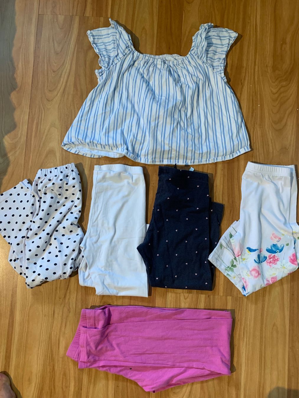 H&M Lotti & Set di vestiti: Mädchen Kleiderpaket Grösse 134 – Usato da Ettingen venduto da evs_6w9m 6