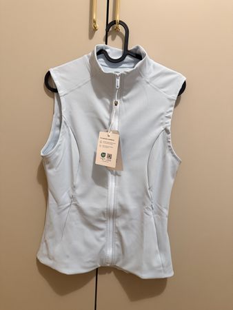 Qian Cai Fei Er Sleeveless Full-Zip Sports Vest – M