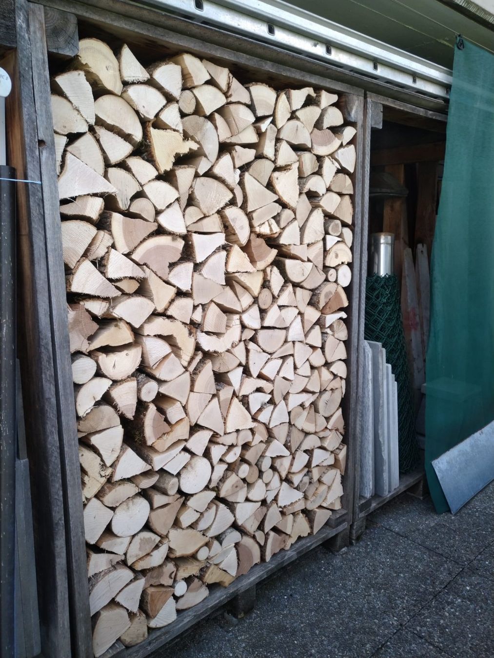 Articoli in legno: Brennholz/Chemineholz – Nuovo (secondo la descrizione) da Rickenbach SZ venduto da Froni77