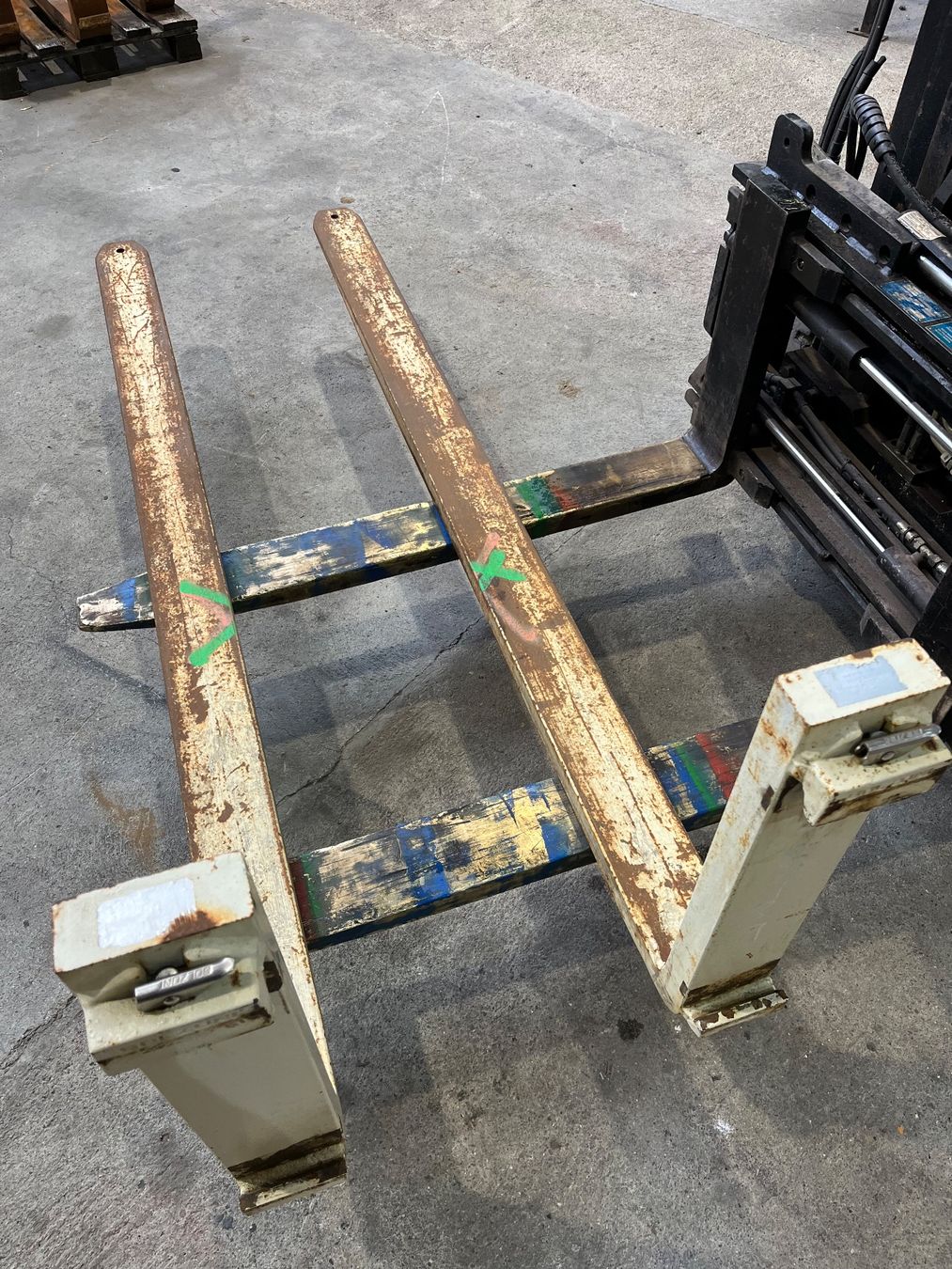 Carrelli elevatori e a forche: Fourche à palettes  2m FEM3 – Usato da Bioley-Magnoux venduto da Salvo25