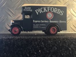 MODEL PICKFORDS EXPRESS CARRIERS- REMOVERS -STORERS