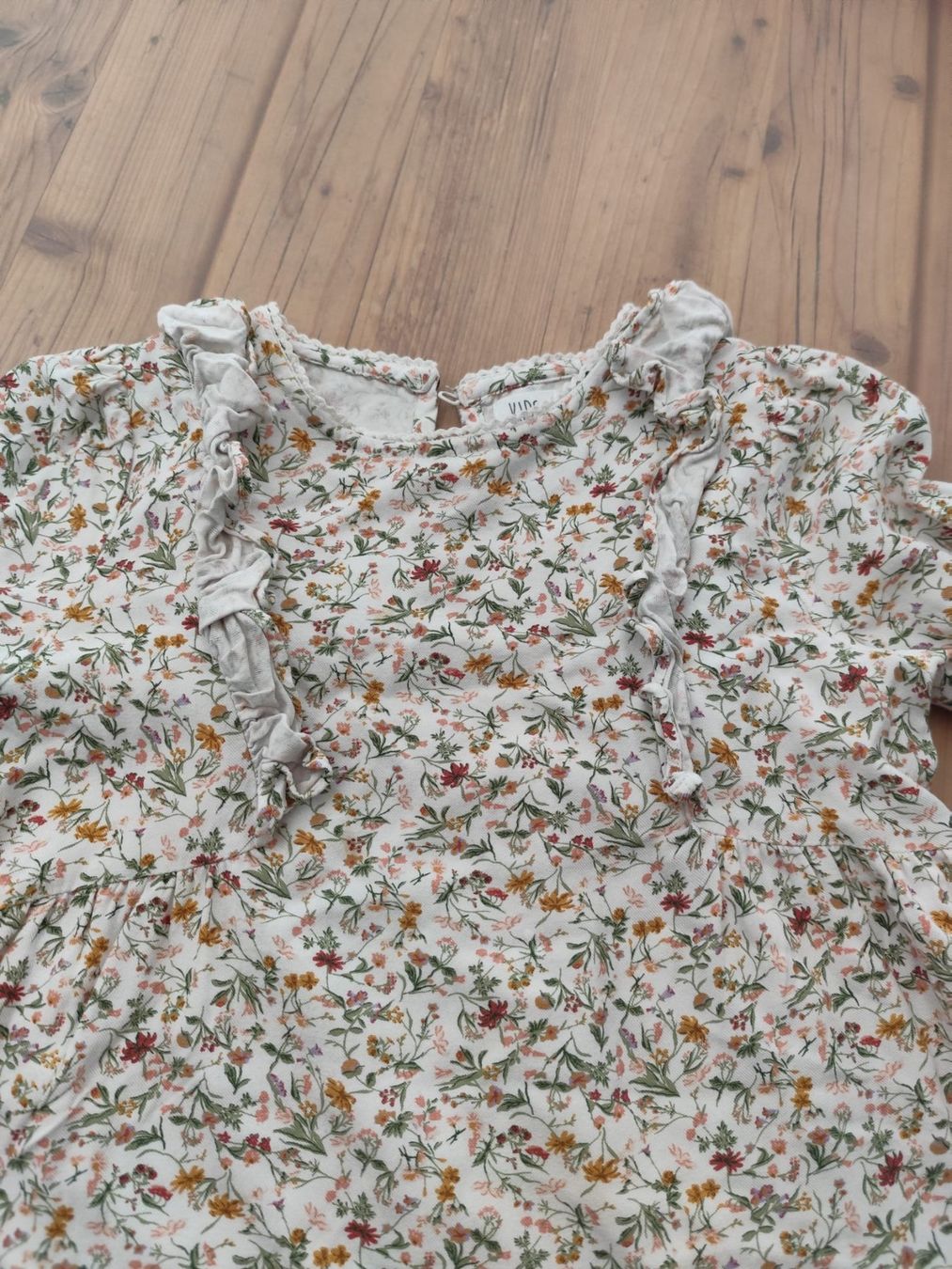 Vestiti & Gonne: Wie NEU_Mädchen Kleid mit Blumen_Langarm_Gr. 110 – Nuovo (secondo la descrizione) da Zürich venduto da ram_59n8 2