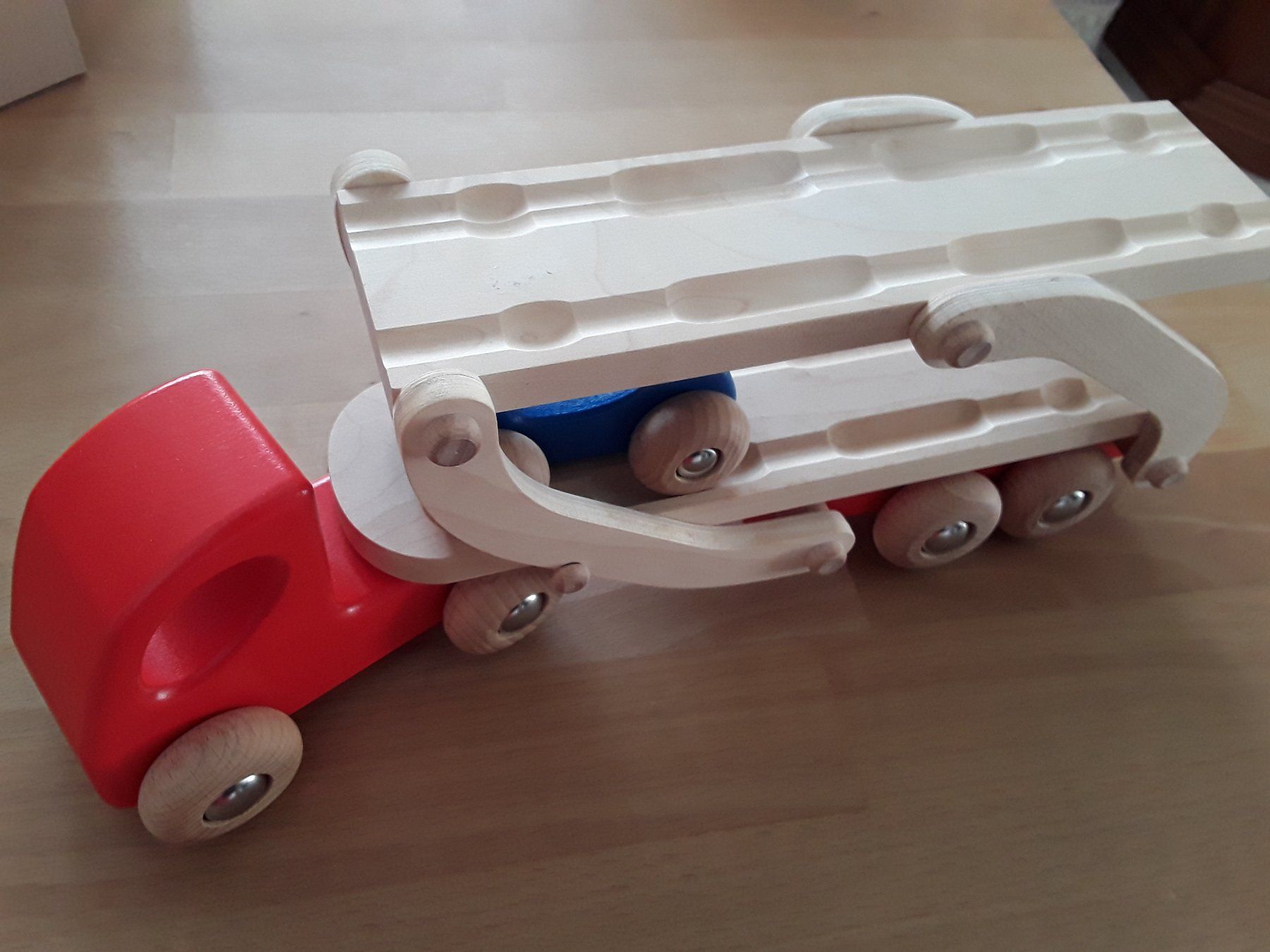Giocattoli: Holz Autotransporter Eco – Nuovo e nell'imballaggio originale da Wil ZH venduto da RiccardaWegmann
