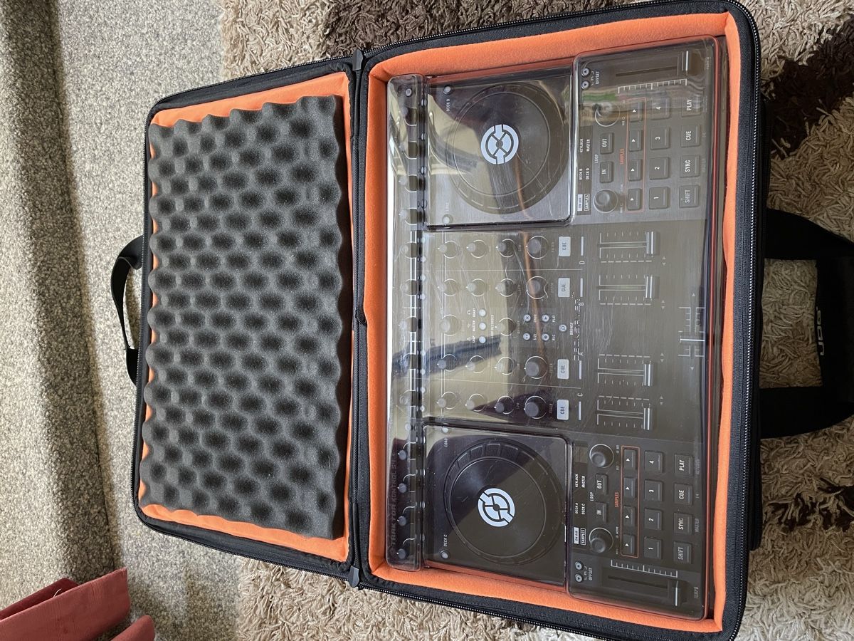 Traktor Console di mixaggio: Traktor Kontrol S4 – Usato da Malans GR venduto da JIKU23 1