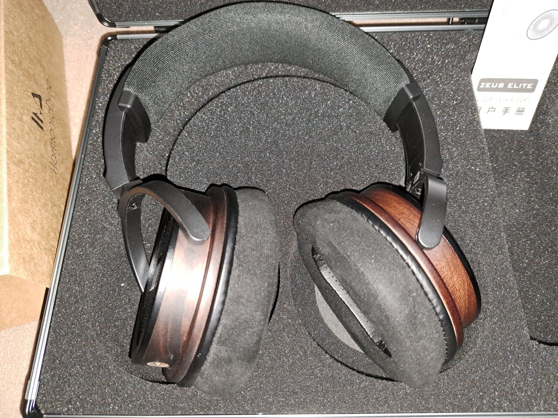 Casques audio: Kopfhörer HarmonicDyne Zeus Elite – D'occasion à Hendschiken par RoFr01 2
