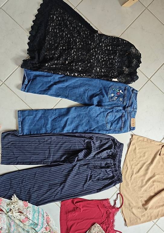 Lotti di vestiti: Kleiderpaket Damen Grösse S – Usato da Nuglar venduto da nao_fr9z 2