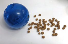 Futter Spielball für Katzen und Hunde