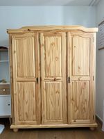 GIVEAWAY - Pfister BERN Massivholz-Kleiderschrank