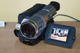 Sony TRV140E ... Digital8 Camcorder ...