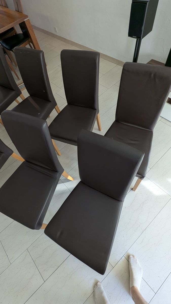 Chaises: GRATIS 8x Stühle braun – D'occasion à Bünzen par noemi_3105 2