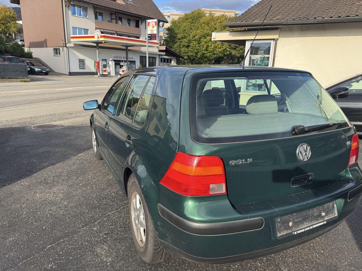 VW Autos: Golf 4 1.6, 140‘000 km – Gebraucht aus Gunzgen von Node4164 3