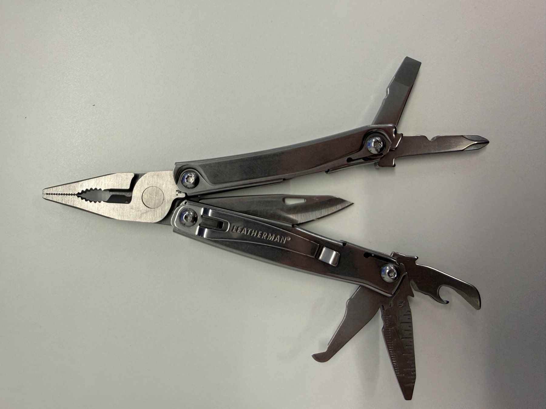 Leatherman Tutti gli attrezzi: Leatherman REV Multitool inkl. Heritage Lederholster – Nuovo (secondo la descrizione) da Trimbach venduto da Fily-90 5