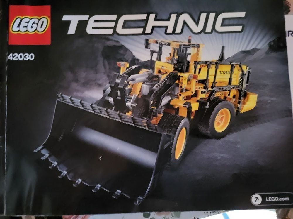 Technics Kit di costruzioni: Lego Technic Volvo Radlader 42030 – Usato da Selkingen venduto da gwendolynx 1