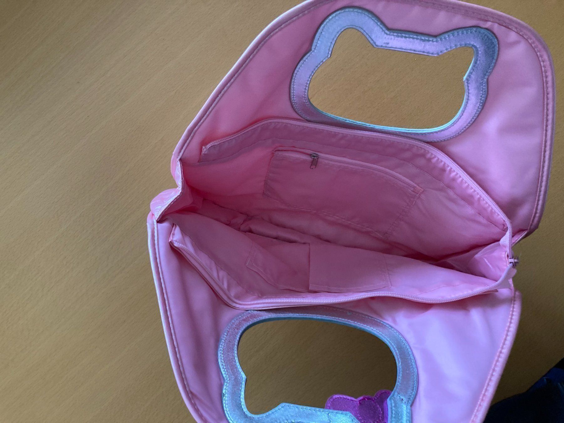 Hello Kitty Borse da donna: (COPIE) Sac à main Hello Kitty M2 -  NEU/NEUF – Nuovo (secondo la descrizione) da Prez-vers-Noréaz venduto da Joenicorn 1