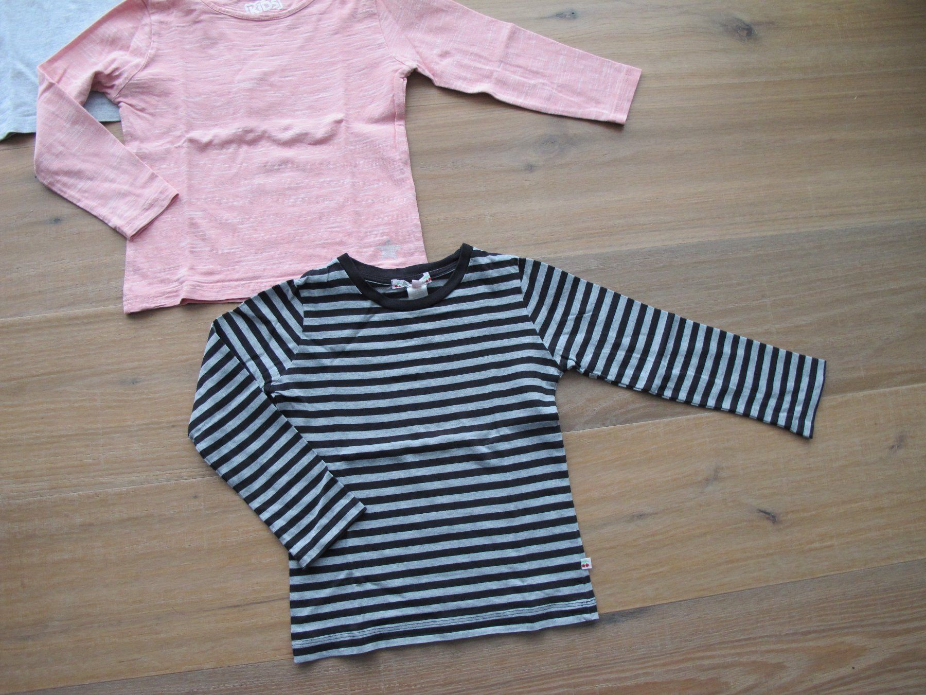 Blusen, T-Shirts & Tops: Langarmshirts 3 Stück Gr. 104 – Gebraucht aus Rheinfelden von zwitschi_09 2