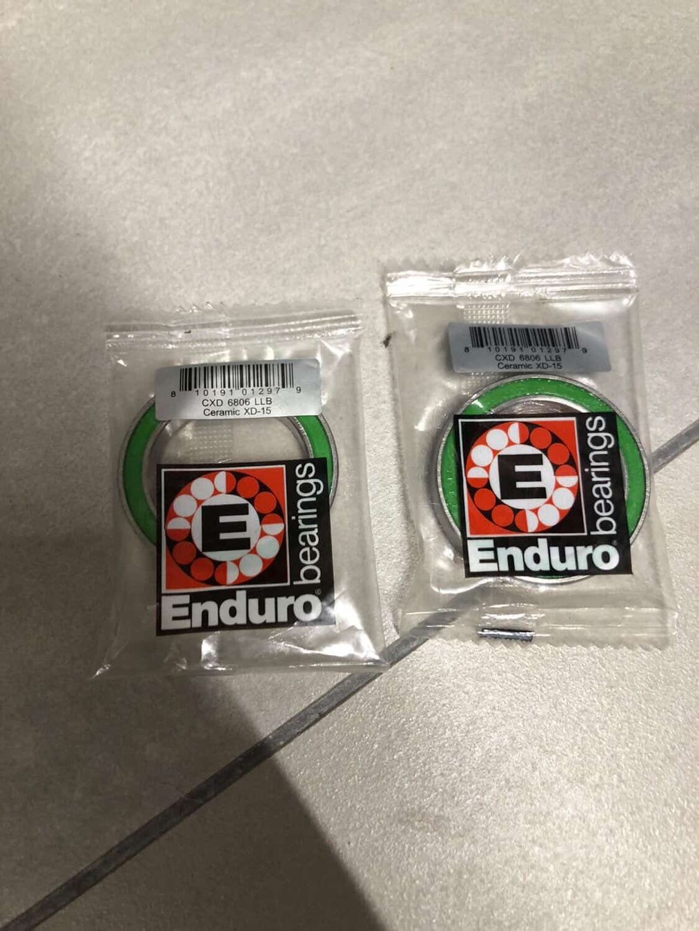 Pezzi di ricambio: Enduro Ceramic BB – Nuovo e nell'imballaggio originale da Einsiedeln venduto da Bikegeek