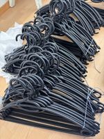 Viele Kleiderbügel, schwarz, TOP Angebot