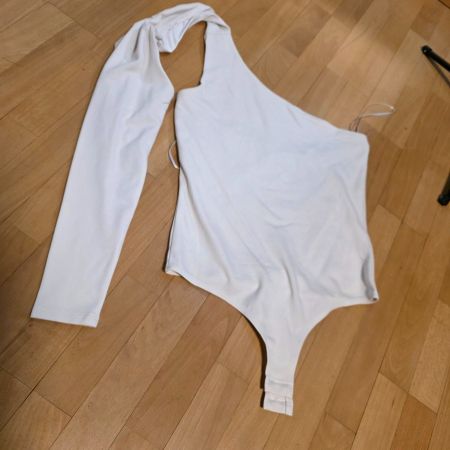 🤍 Neuer H&M One-Shoulder Body Gr. M Cremeweiß