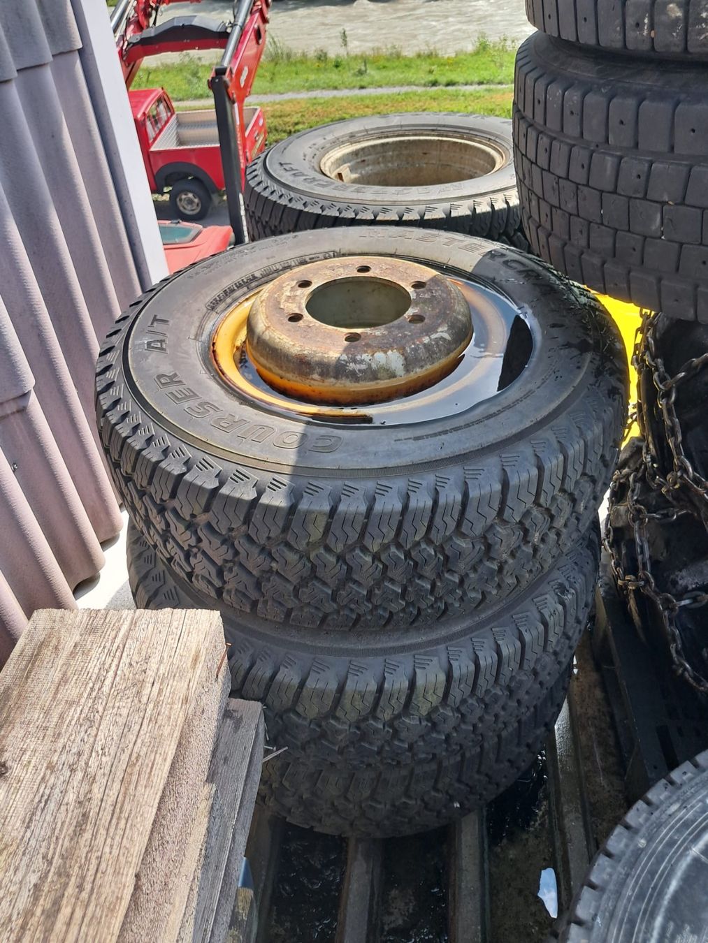 Aebi Pneumatici & Ruote complete: Kompletträder 285/75R16 – Usato da Meiringen venduto da LMMLandmaschinenGmbH