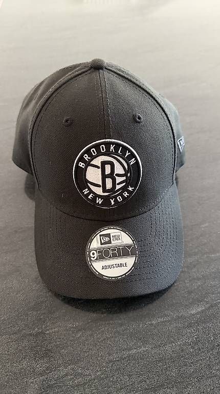 Copricapi, berretti & cappellini: New Era Brooklyn 9FORTY cap – Usato da Veltheim AG venduto da KimiSinger