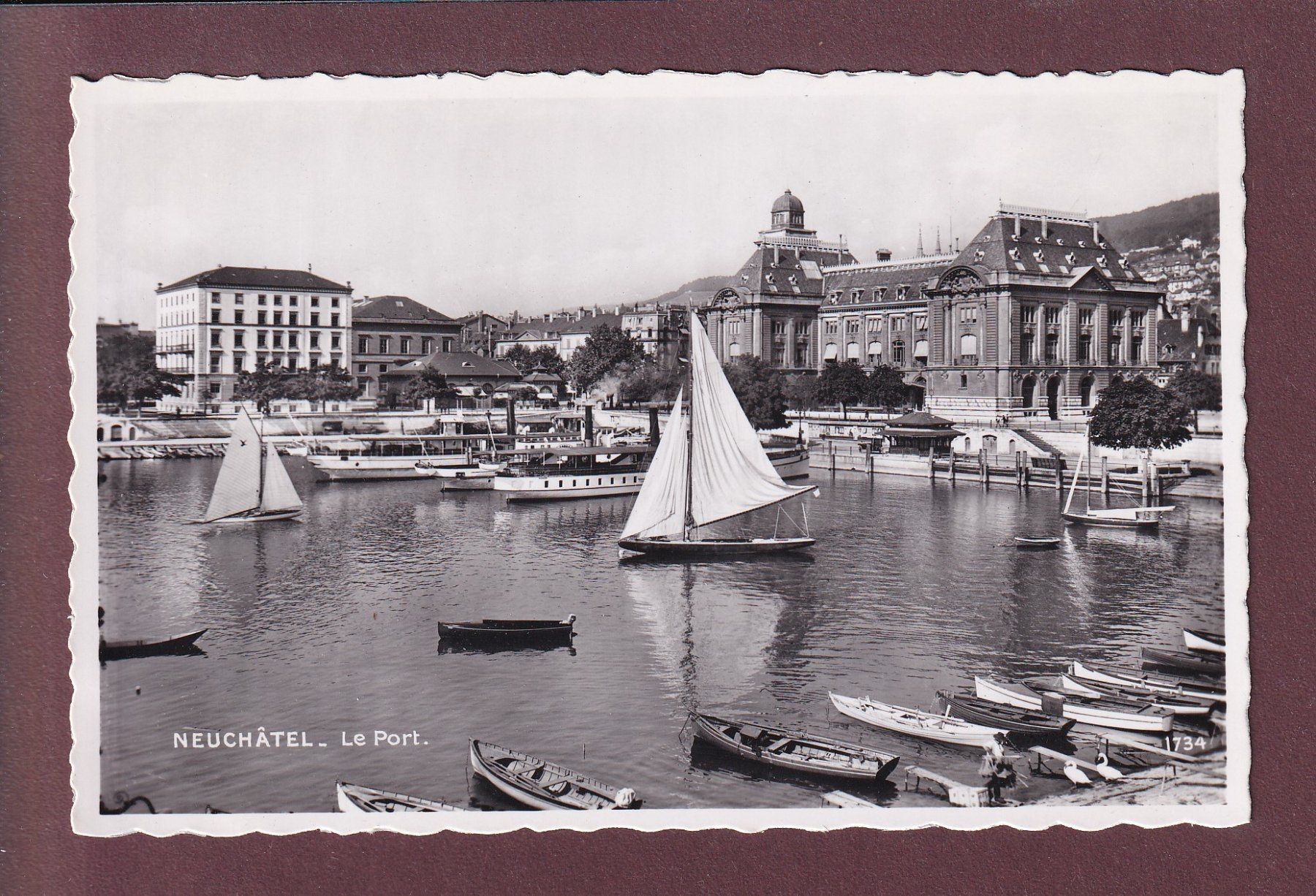 Cartes postales: NEUCHÂTEL - Le port – D'occasion à Pully par nicecards
