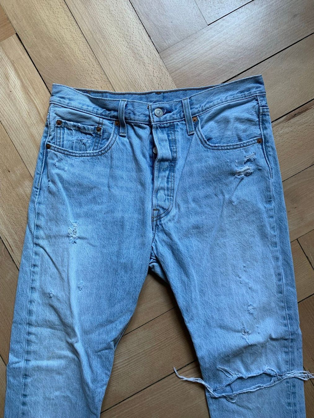 Levi's Jeans: LEVIS - Destroyed Jeans hellblau W31 L28 – D'occasion à Zürich par Diazaio 1