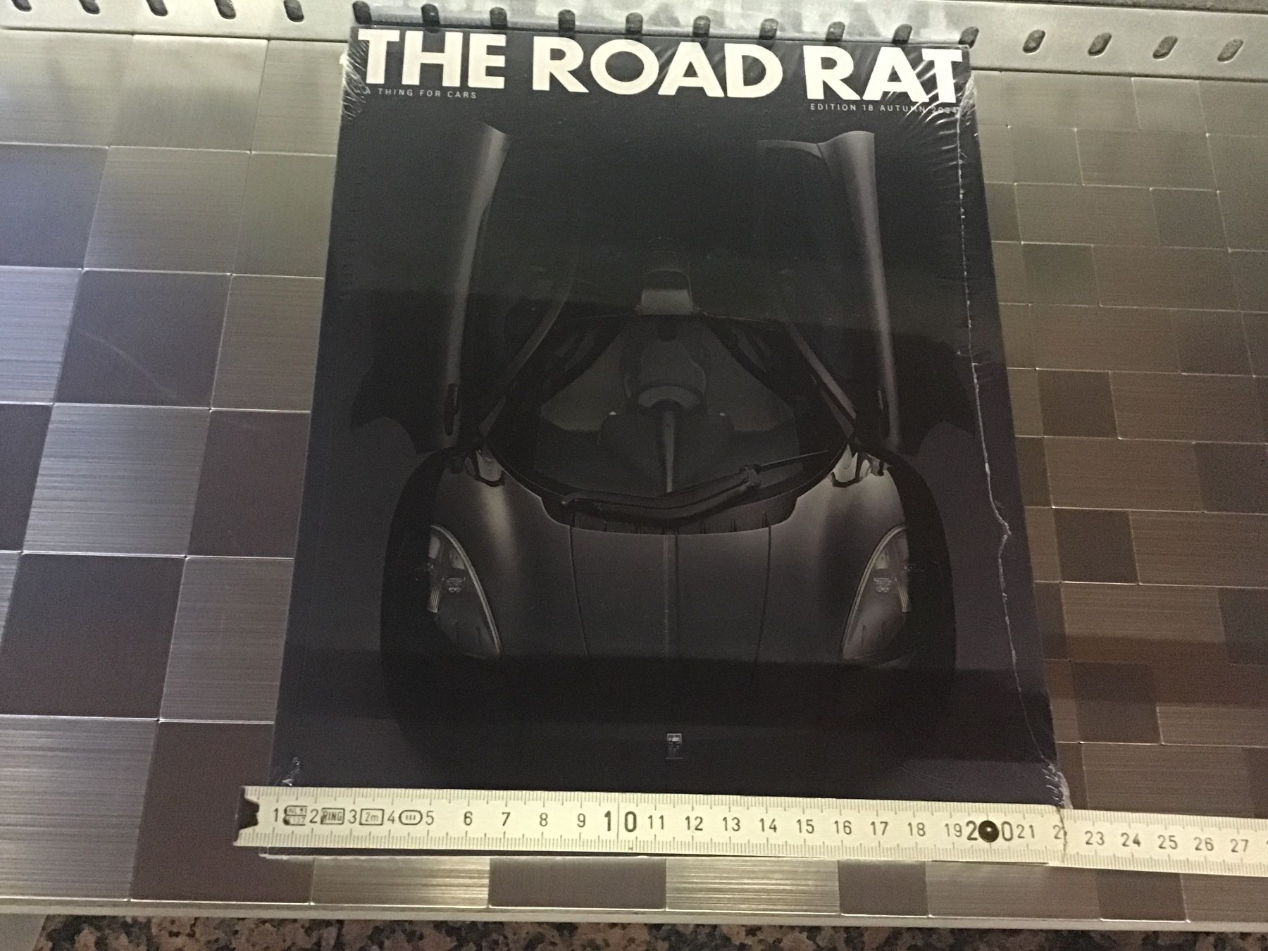 Livres: THE ROAD RAT BUCH – Neuf avec emballage d'origine à Männedorf par Spezial-Modelle