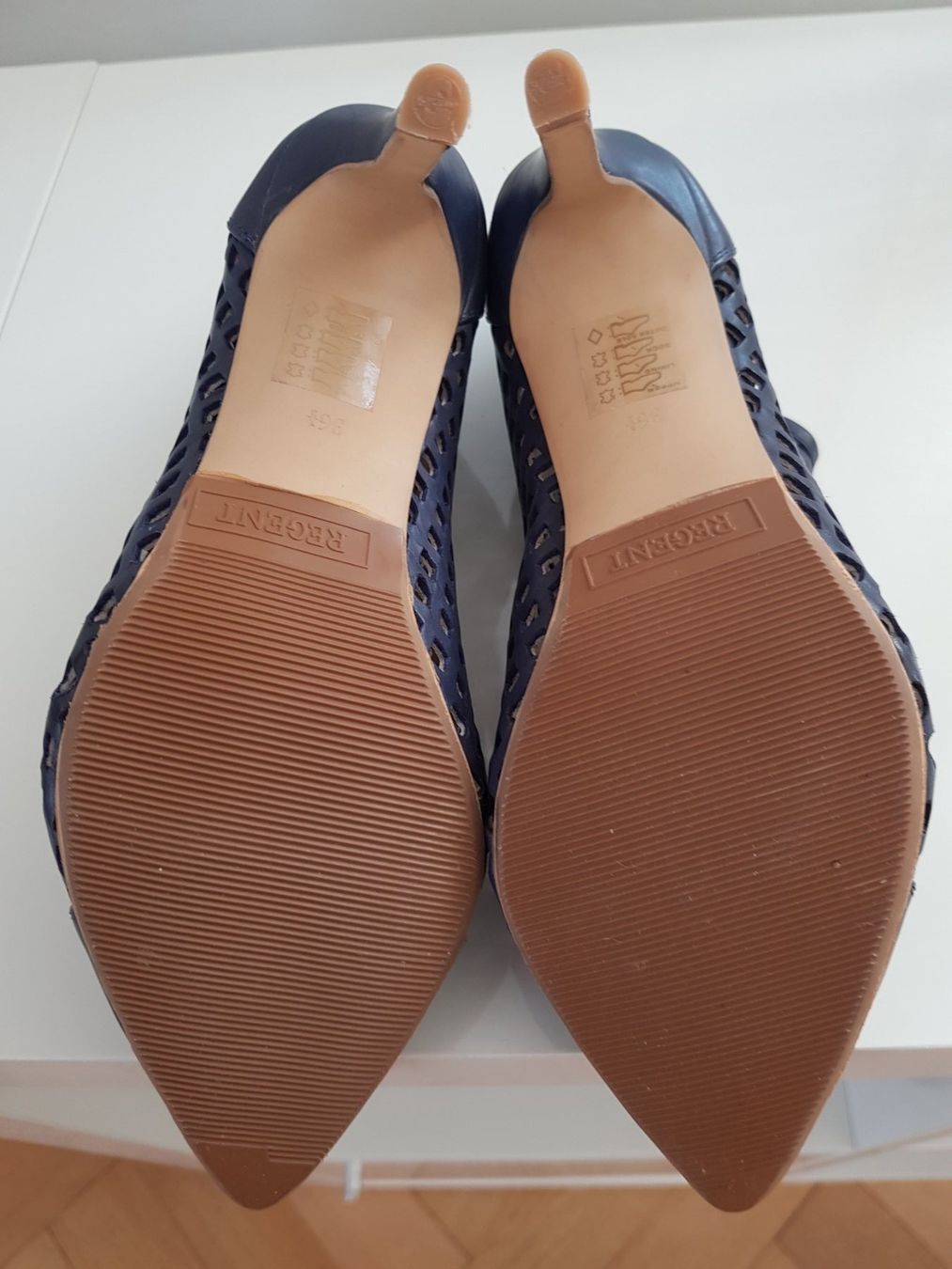 Damenschuhe: Stiefeletten mit Pfennigabsatz von "BRUNO PREMI" – Neu und originalverpackt aus Küsnacht ZH von 2011_ 5