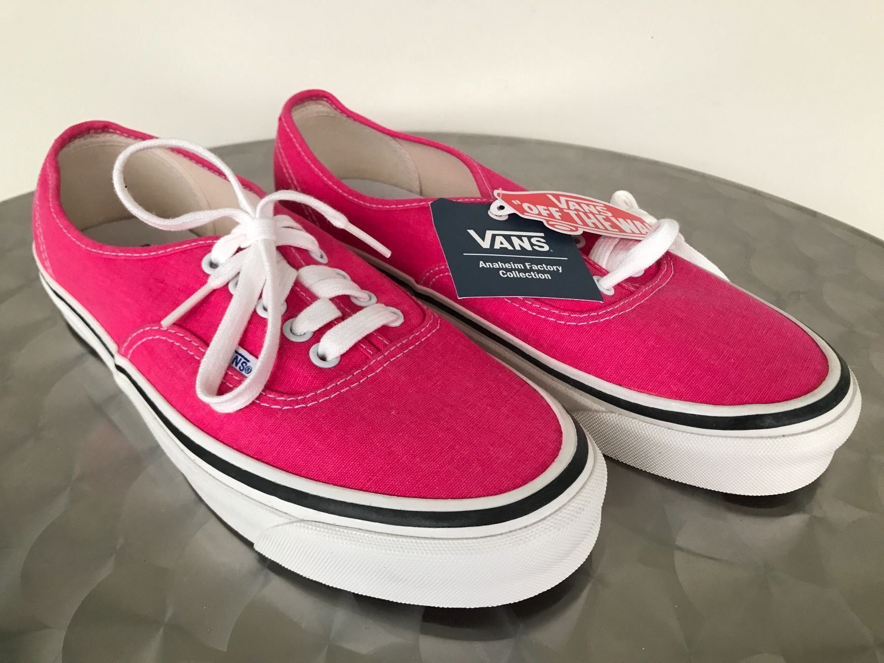 Vans Chaussures femmes: Vans Sneaker Authentic, Gr. 40.5 – Neuf (Voir description) à Ebnat-Kappel par Molton