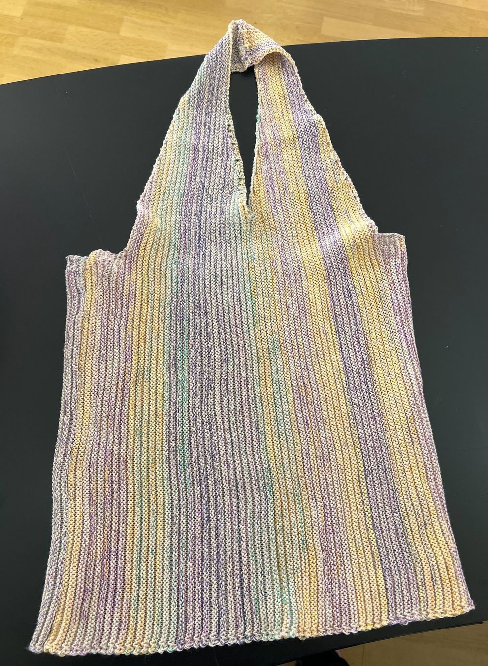 Tops: gestricktes Neckholder-Top – Neu (gemäss Beschreibung) aus Zürich von Naebeli 1