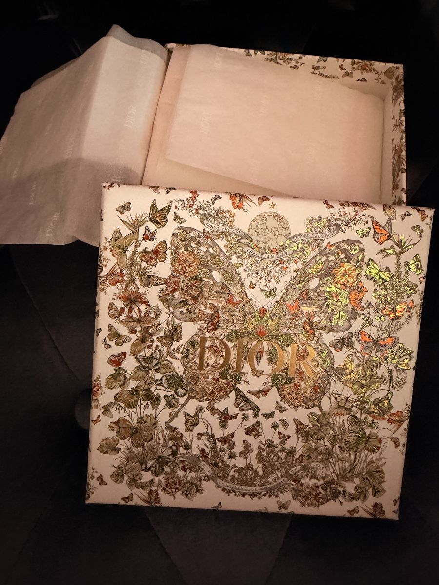Carta: Original Dior Geschenkbox Set inkl. Seidenpapier – Nuovo (secondo la descrizione) da Buchs ZH venduto da tiz_9mpn 2