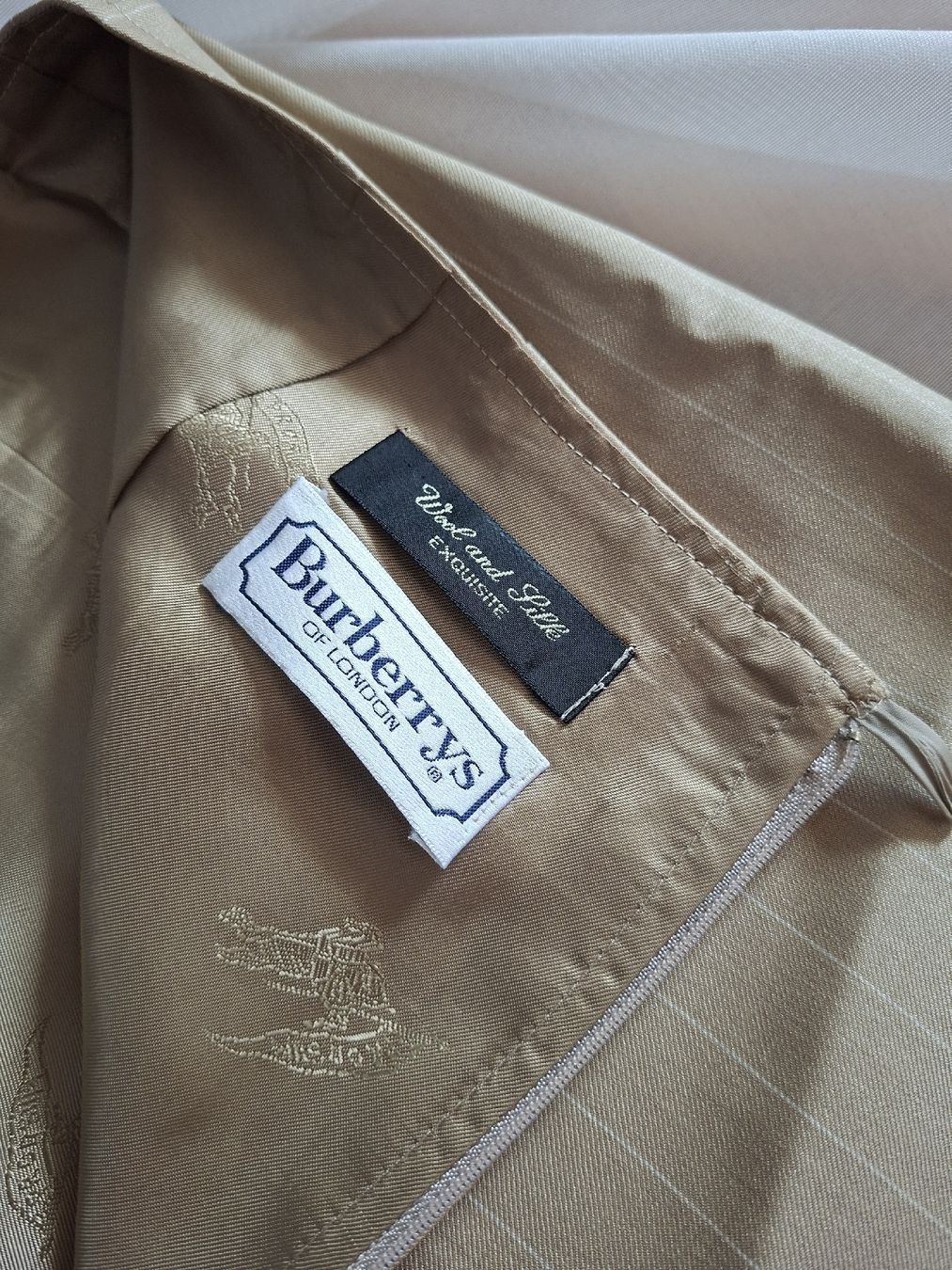Burberry Gonne: Jupe Burberry vintage - Taille L – Usato da Lausanne venduto da Super-cerise 4