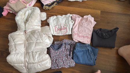 Winterjacke 12-18M + Babykleider Mädchen 9-12M
