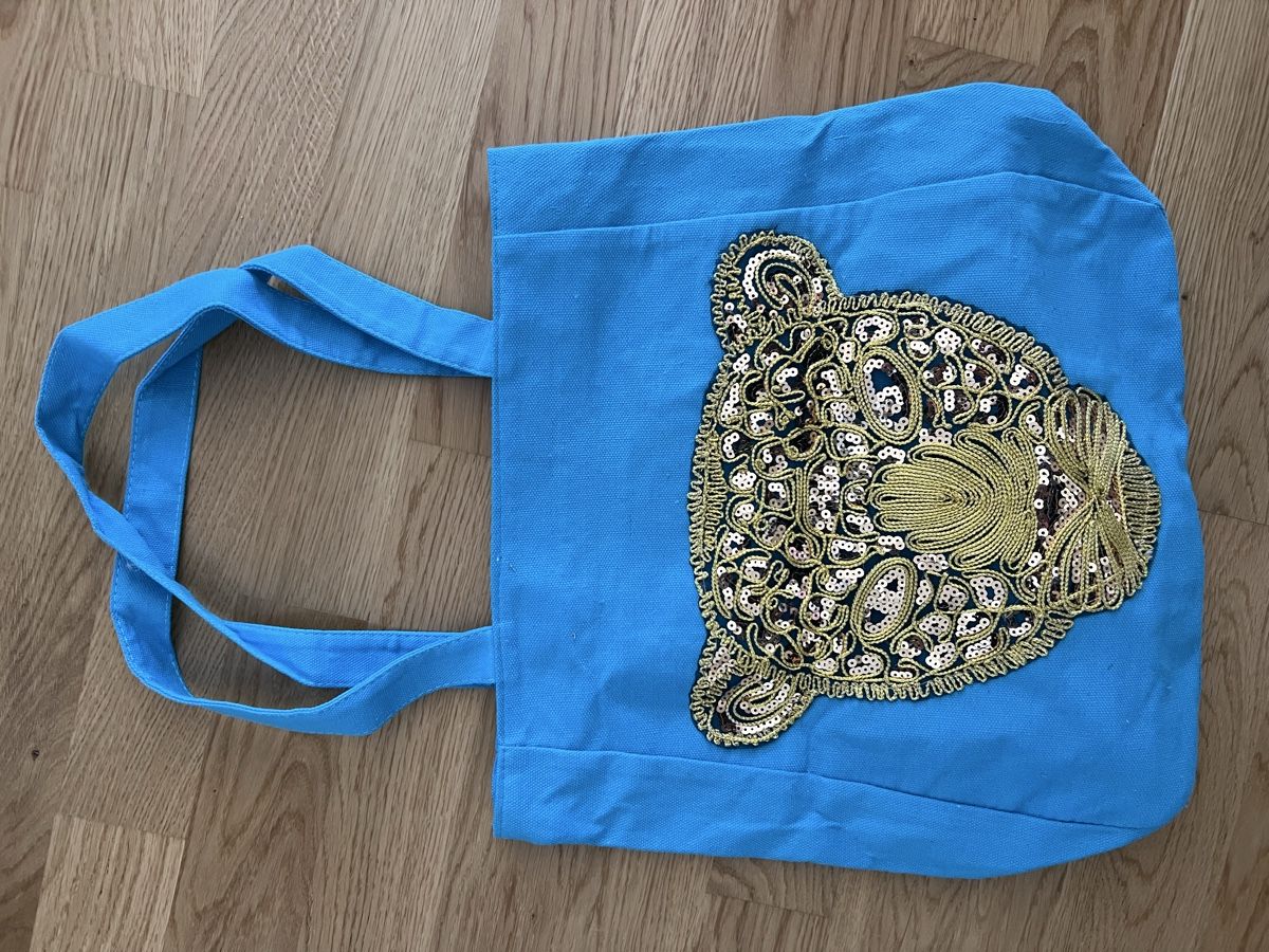 Borse da donna: New Tote Bag, Light Blue with Gold Design – Nuovo e nell'imballaggio originale da Zürich venduto da mit_npn7