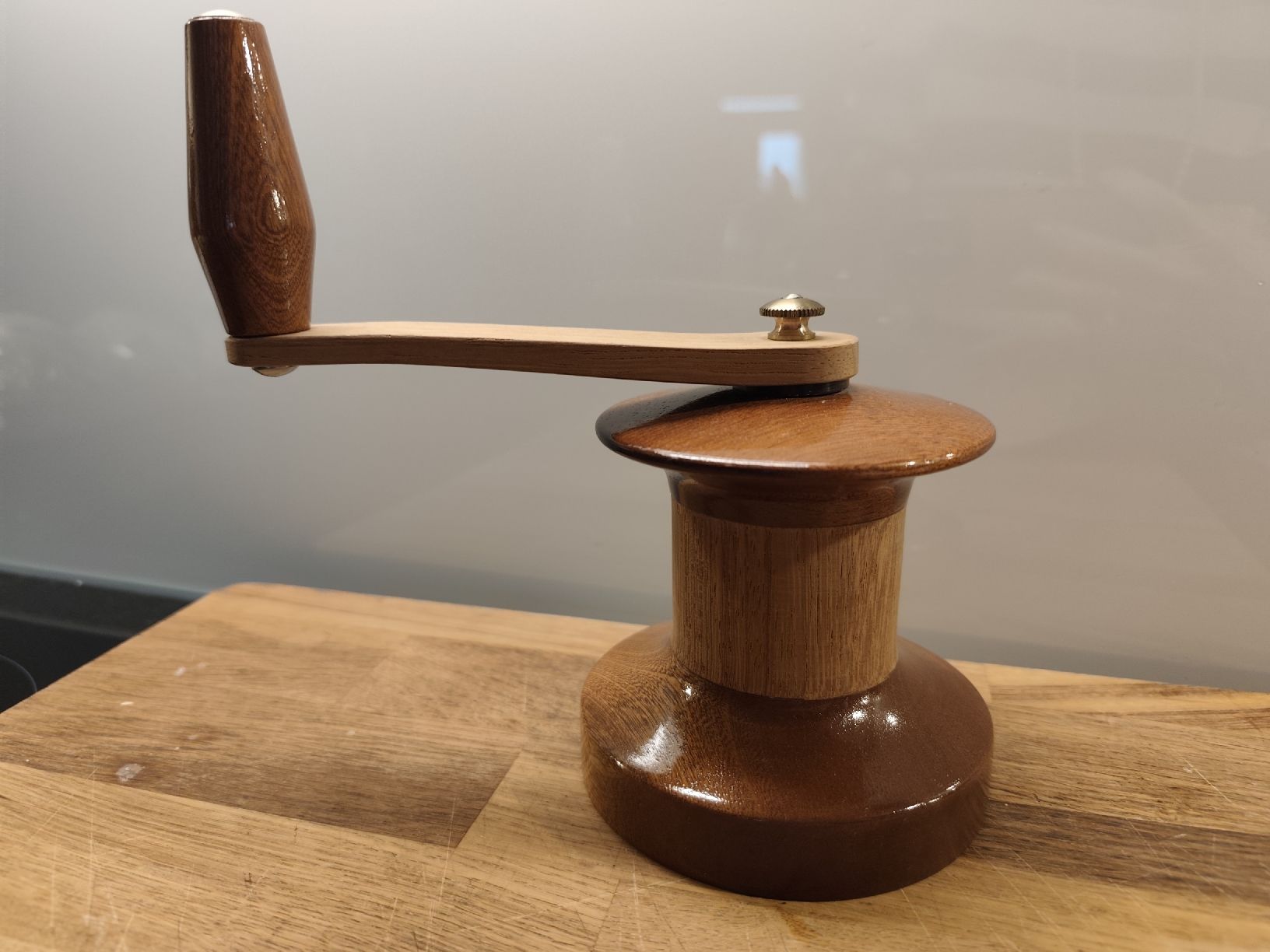 Elettrodomestici da cucina: Pfeffermühle Holz Vintage Schweiz – Usato da Meinisberg venduto da Destiny1972
