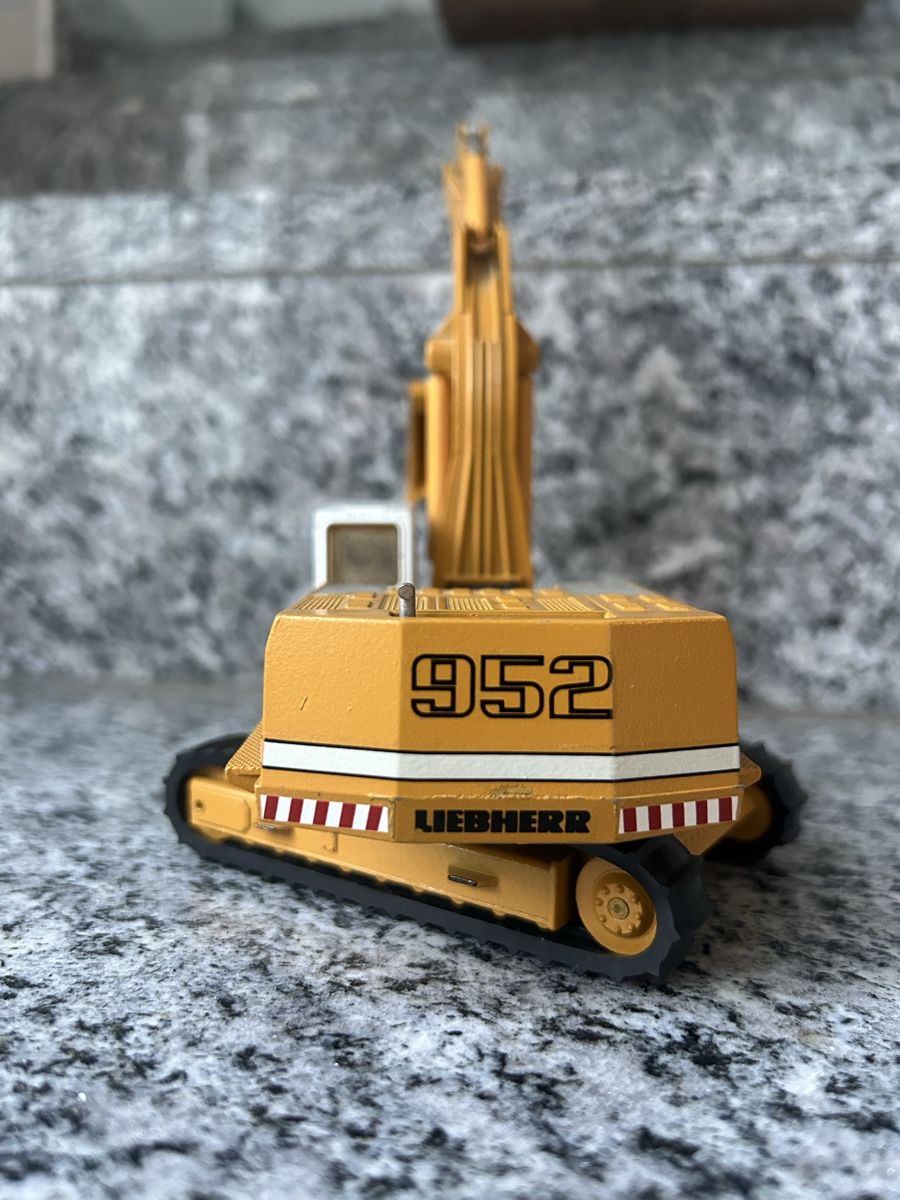 Conrad Modellbausätze & Standmodelle: Liebherr 952, 1:50 , Conrad – Gebraucht aus Horw von Tigercat635 1