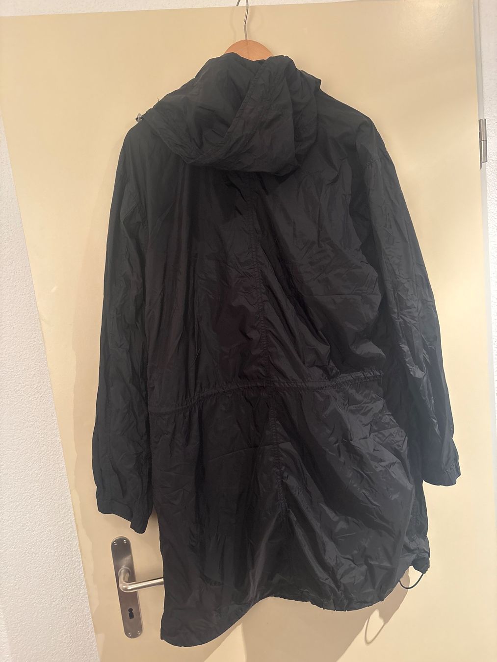 Benetton Vestes: Windjacke mit Kapuze, gebraucht, Grösse 40, schwarz – D'occasion à Züberwangen par are1968 1