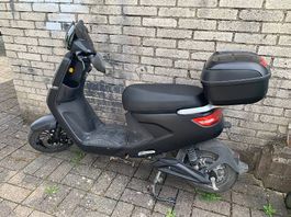 E Roller (25kmh) Rocket