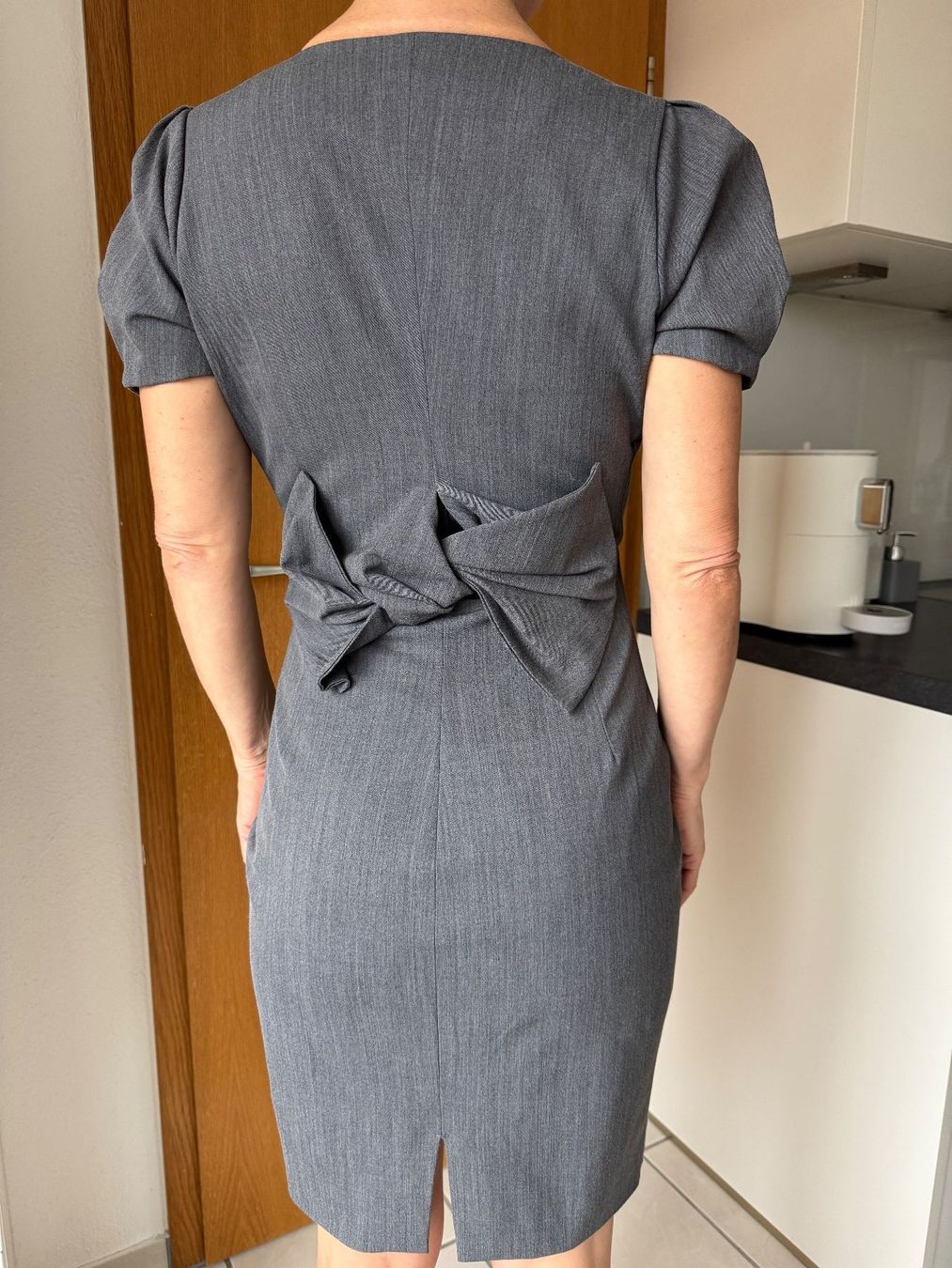 Franchi Vestiti: Kleid Elisabetta Franchi – Usato da Unterägeri venduto da Alperose1 1