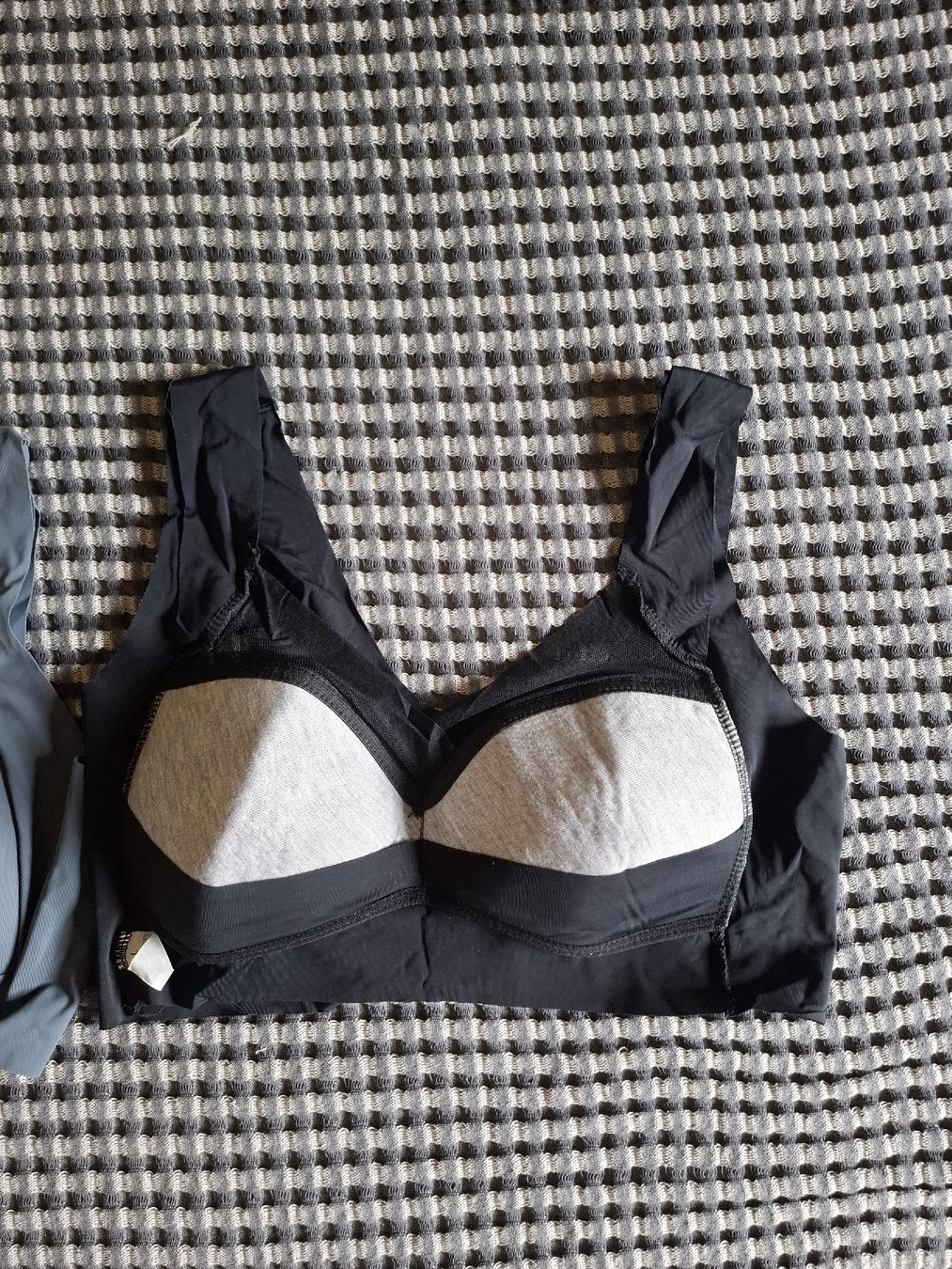 Altra biancheria intima: Ensemble de 3 soutien-gorge – Usato da Ebikon venduto da Jayjay60123027 5