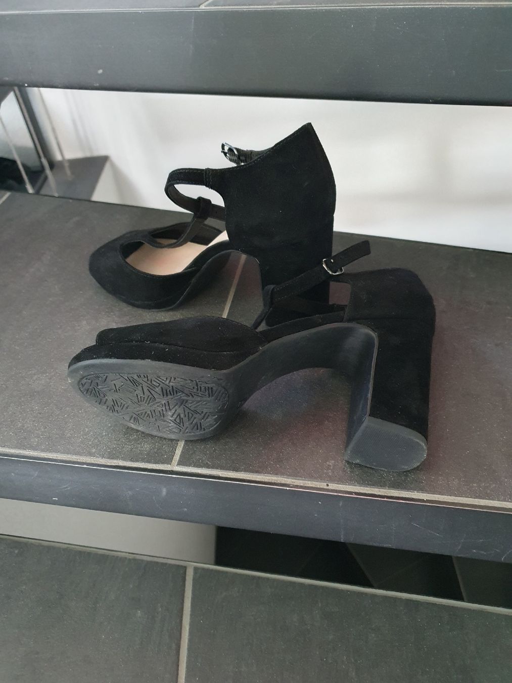 Chaussures femmes: Schuhe 37 – D'occasion à Würenlingen par kuh33 2