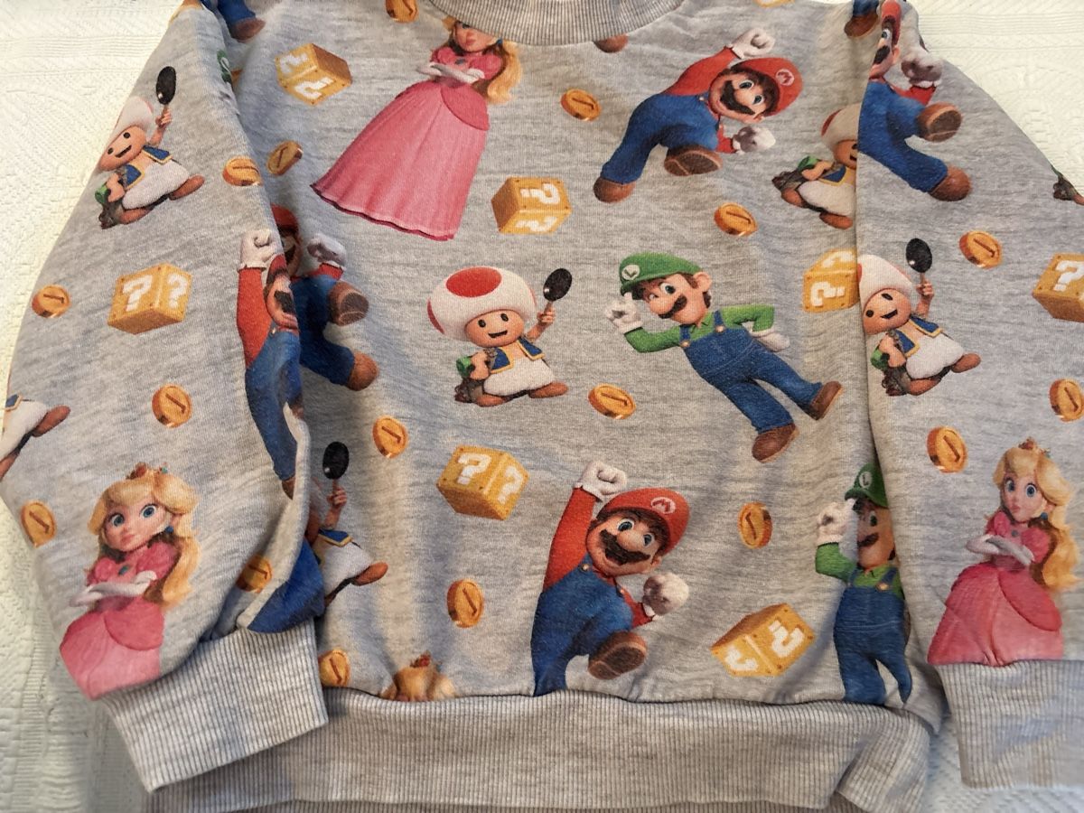 H&M Pullover & Sweatshirts: Pullover mit Super Mario Odyssee – Gebraucht aus Spreitenbach von bea_wrh6 1
