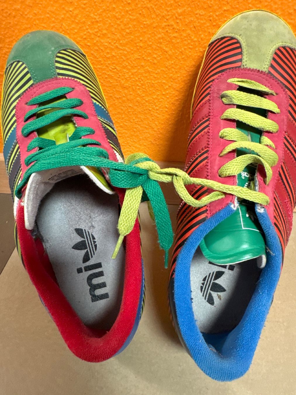 Adidas Scarpe da uomo: Adidas Sneaker Gr. 42, Bunt, Super Design! – Nuovo (secondo la descrizione) da Zürich venduto da anwand 6