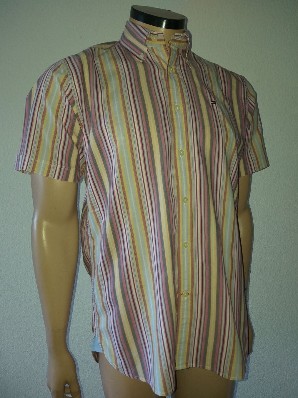 Tommy Hilfiger Hemden: TOMMY HILFIGER Chemise / Hemd taille / Grosse S – Gebraucht aus Cossonay-ville von Super-Price-Quality 2