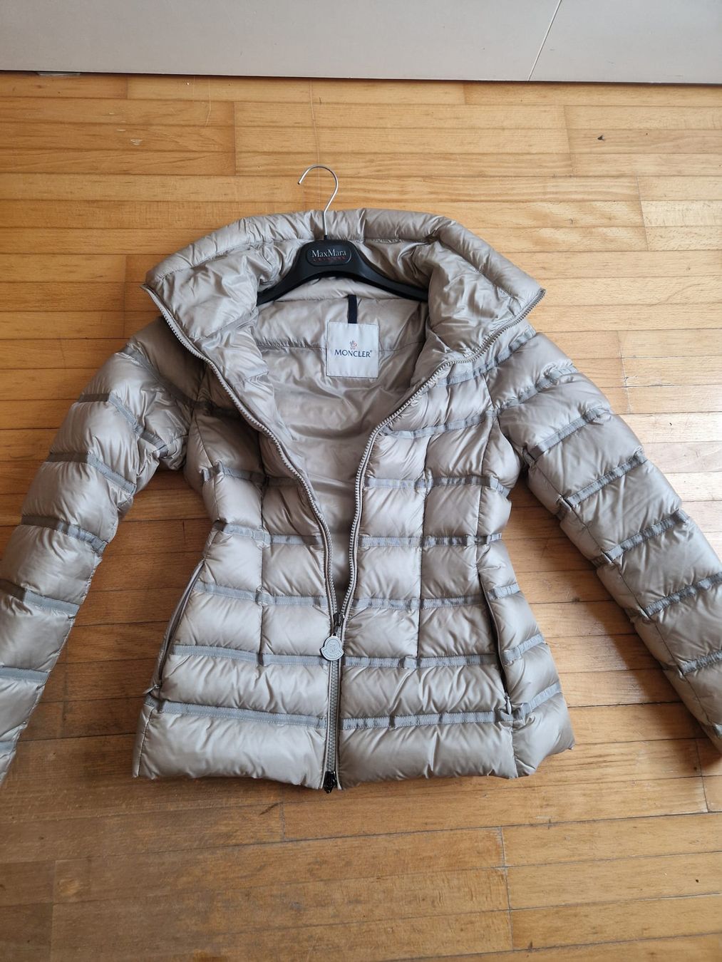 Moncler Giacche: Moncler Anorak – Nuovo (secondo la descrizione) da Aarau venduto da Scugnizzo1983 1