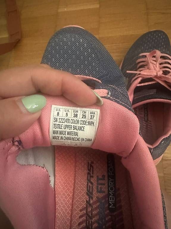 Scarpe per ragazze: skechers – Usato da Fehraltorf venduto da Cris25m 2
