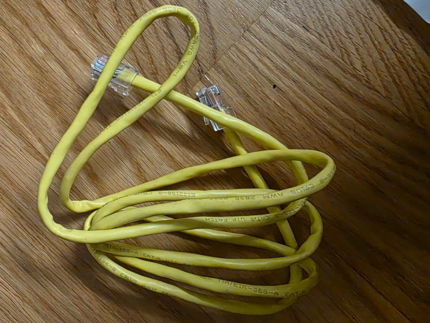 Cavi: Ethernet Kabel, internet Kabel, Netzwerkkabel – Usato da Bern venduto da KavIndustries