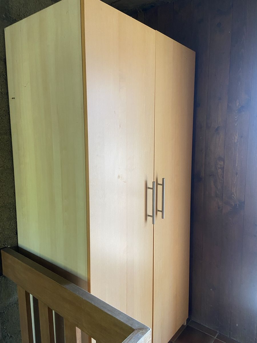 Armoires: Armoire penderie  – D'occasion à Bevaix par car_fyw5